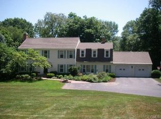 153 Butternut Ln, Southport, CT 06890