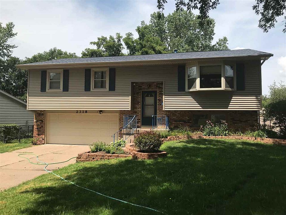 1st image of 2318 Queens Ct