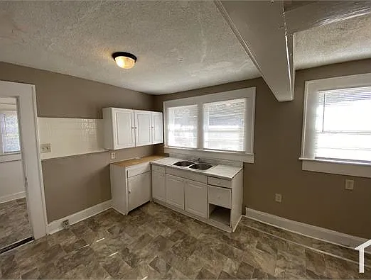 7343 Queenstown Ave — Photo 2