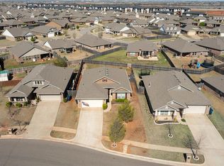 18905 Valencia Park Dr, Edmond, OK 73012