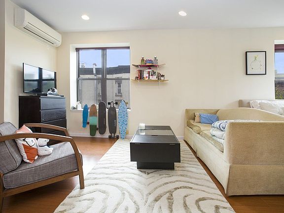 2nd image of 455 E 118th St APT 4W