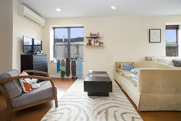 Rented by Pleasant Properties Real Estate LLC | media 8