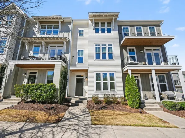 713 Peakland Pl, Raleigh, NC 27604