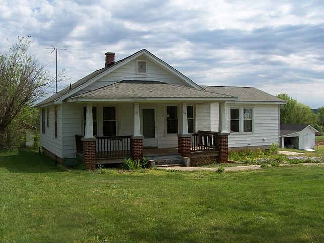 1st image of 619 Riverview Dr