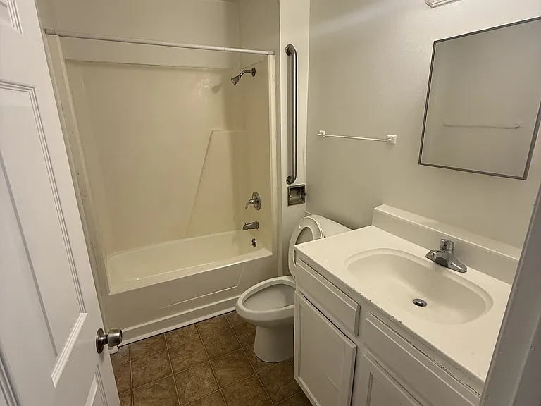 923 Payne Ave #2 — Photo 8