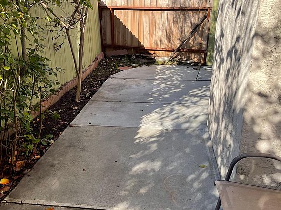 4th image of 7042 Osler St