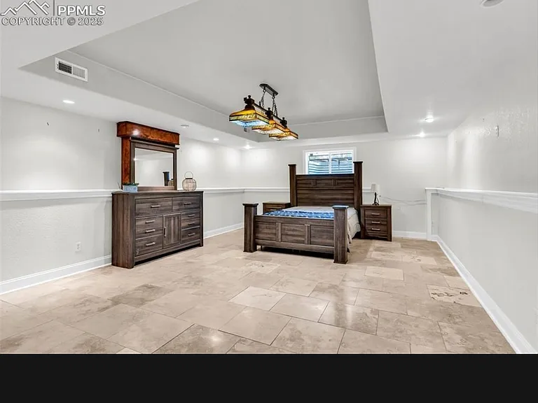 2414 N Greenwood St — Photo 6