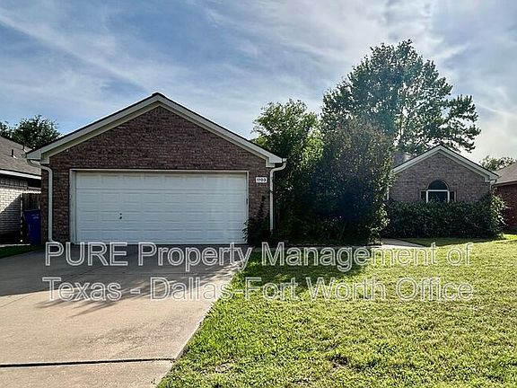 2nd image of 1703 Country Crest Ln