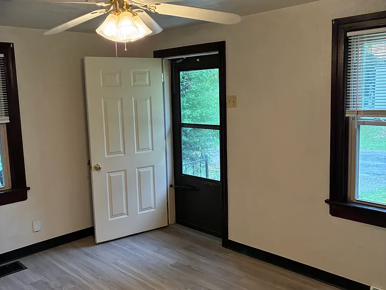 12 Shawn Dr #12 — Photo 2