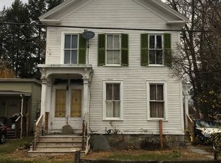 8 Moon St, Fort Edward, NY 12828