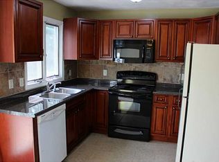 76 Sunflower Cir, North Providence, RI 02911