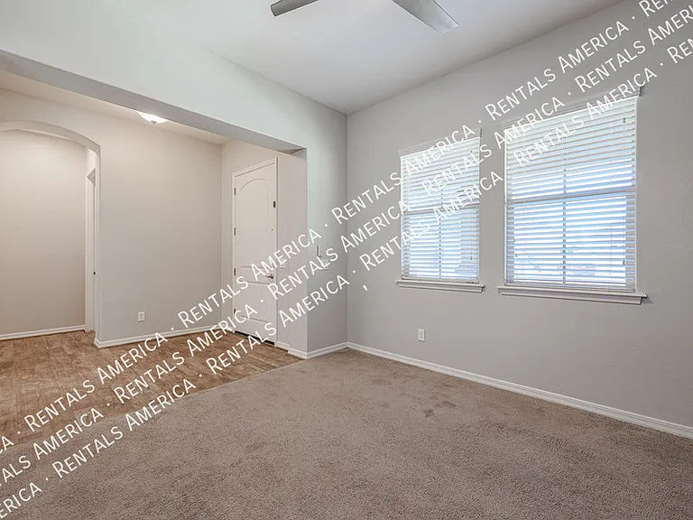 4429 E Jones St — Photo 8