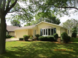 4415 S 86th St, Greenfield, WI 53228