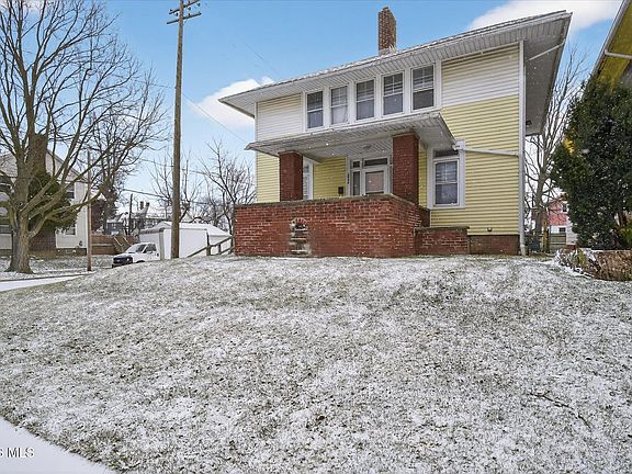 2nd image of 2048 Joffre Ave