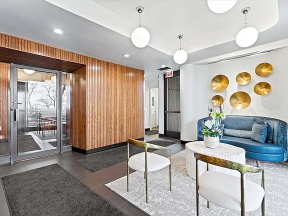 3rd image of 1110 N Lake Shore Dr APT 31N
