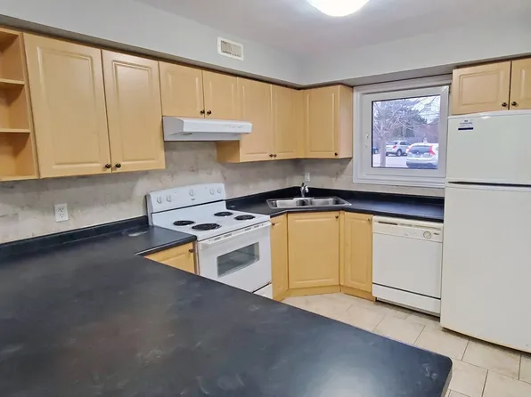 246 Lakeshore Rd #23, Saint Catharines, ON L2M 1R6