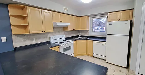 246 Lakeshore Rd #23 Photo 1