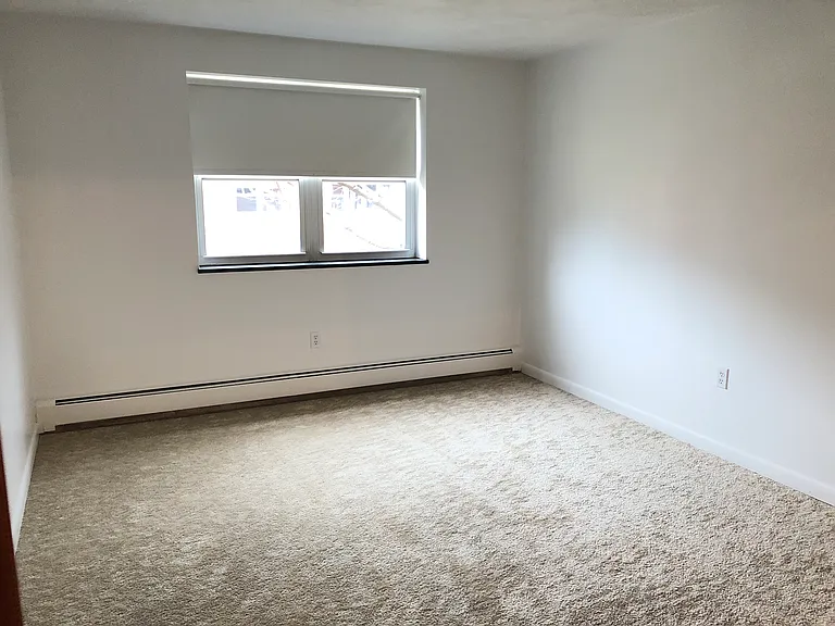 Lexington St Apartments — Photo 73
