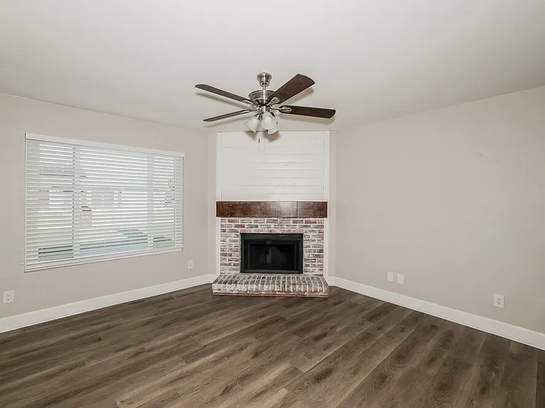 8737 W Bluefield Ave — Photo 7