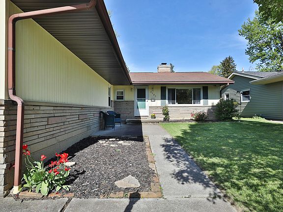 2nd image of 3787 Hiawatha St