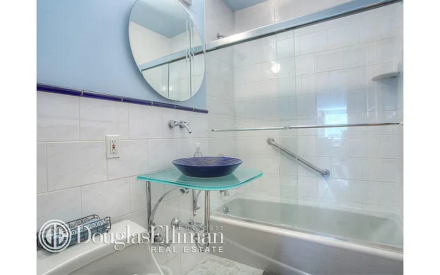 Sold by Douglas Elliman | media 26