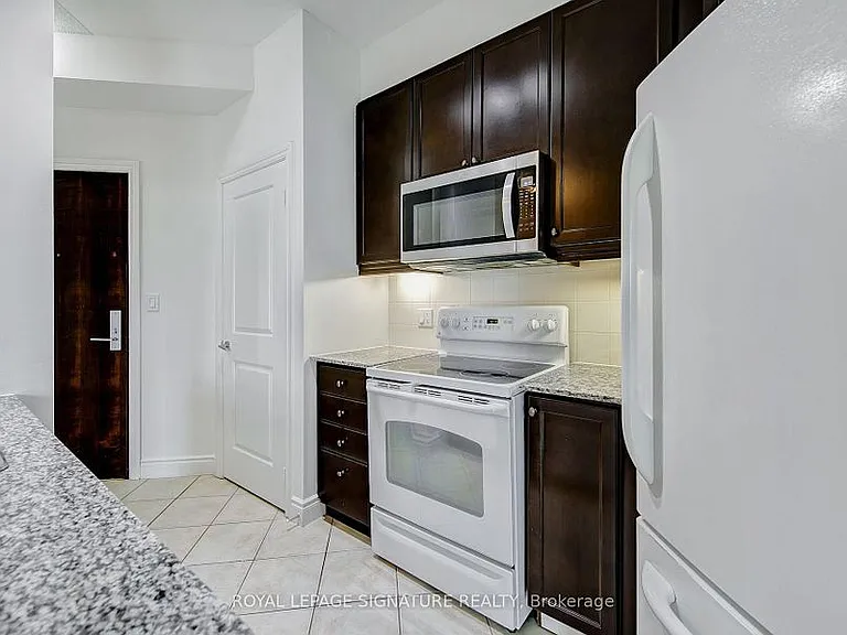 25 Earlington Ave — Photo 12