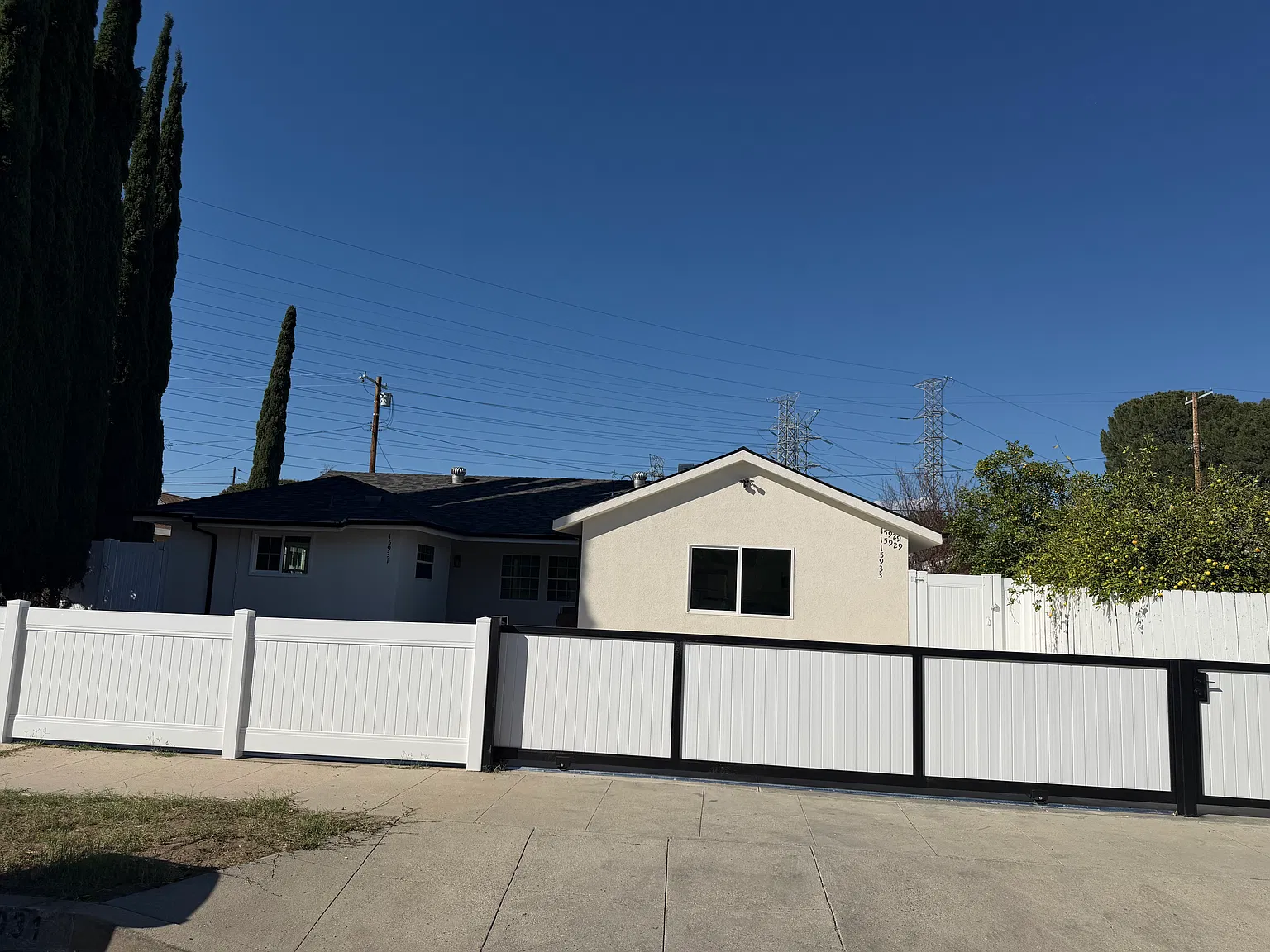 3 bed, 1280 sqft, $4,525 — Photo 2