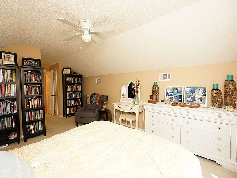 4496 Parkwood Ln W — Photo 25
