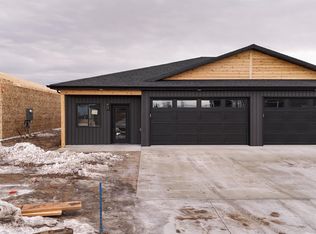 2340 Landmark Dr, Minot, ND 58703