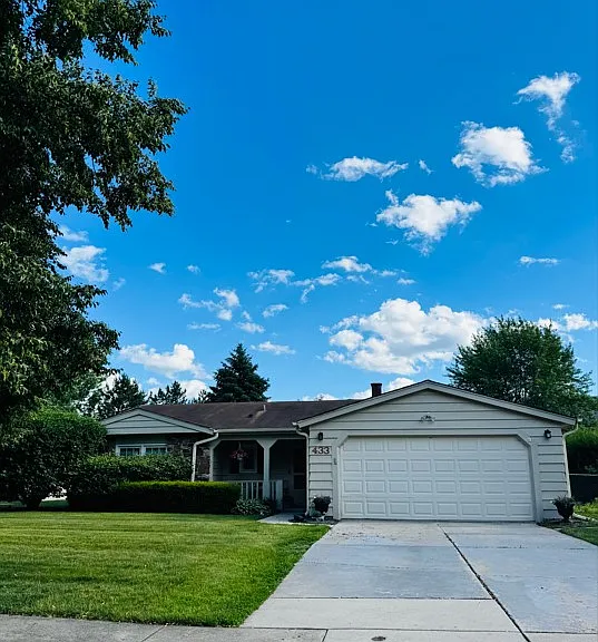 433 Green Tree Pkwy — Photo 1
