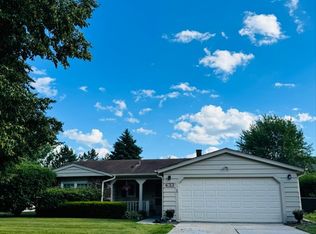 433 Green Tree Pkwy, Libertyville, IL 60048