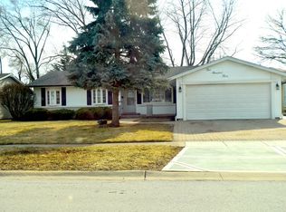 103 Hastings Ave, Elk Grove Village, IL 60007