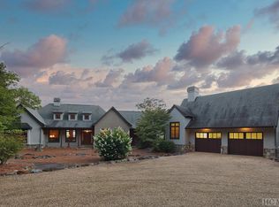 841 Hawk Mountain Rd, Lake Toxaway, NC 28747