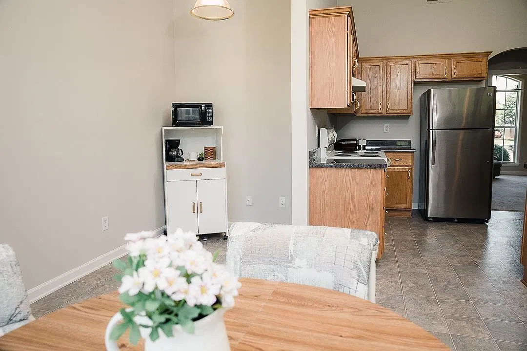 4 bed, 1935 sqft, $2,195 — Photo 3