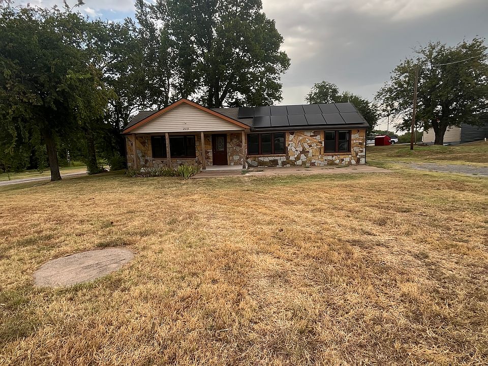 1st image of 209 E Etowah Rd