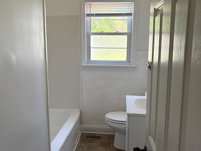 1509 Sharon Dr — Photo 4
