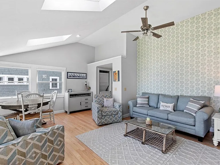 37 John Alden Rd #37 — Photo 5