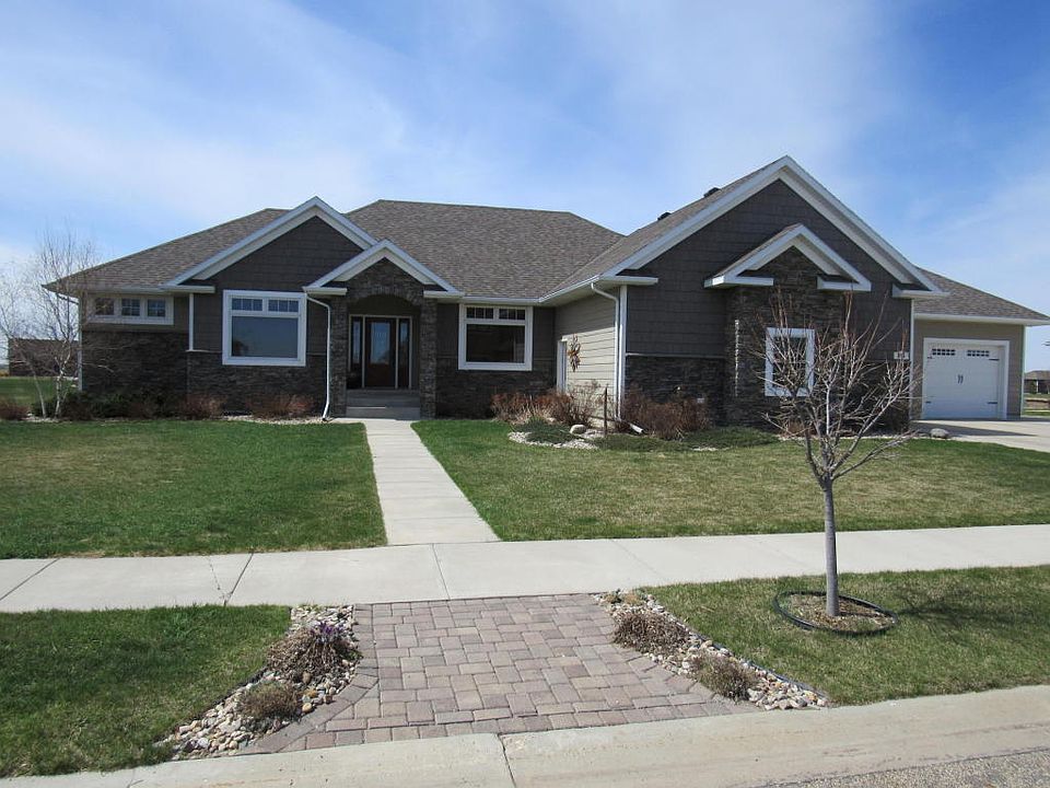 1st image of 305 E Palmer Cir