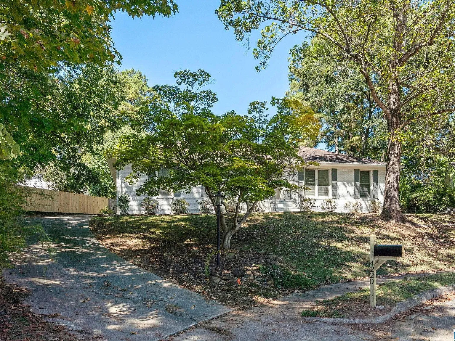 3 bed, 2.0 bath, 1649 sqft, $3,000 — Photo 3