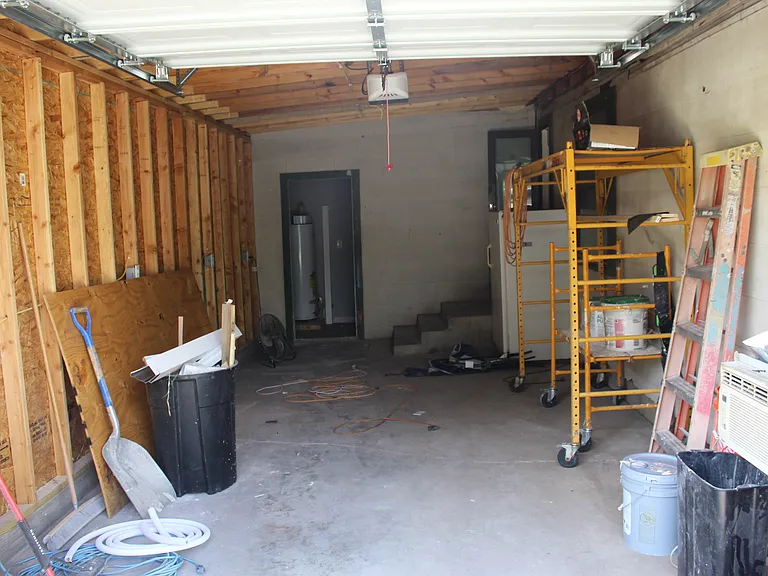 6075 Anahuac Ave — Photo 20