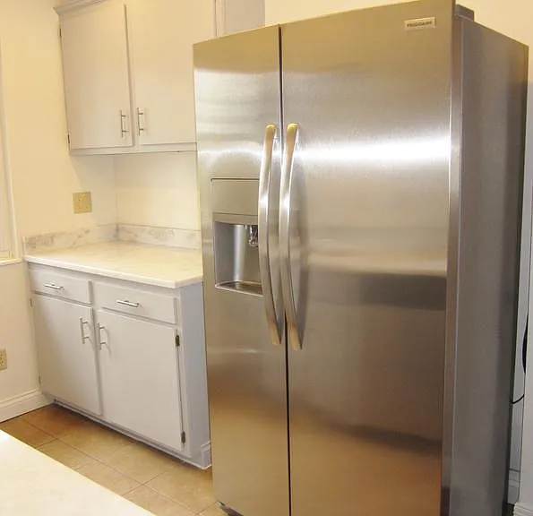 311 S Poplar St — Photo 5