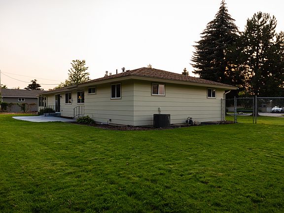 3rd image of 1621 S Airpark Dr