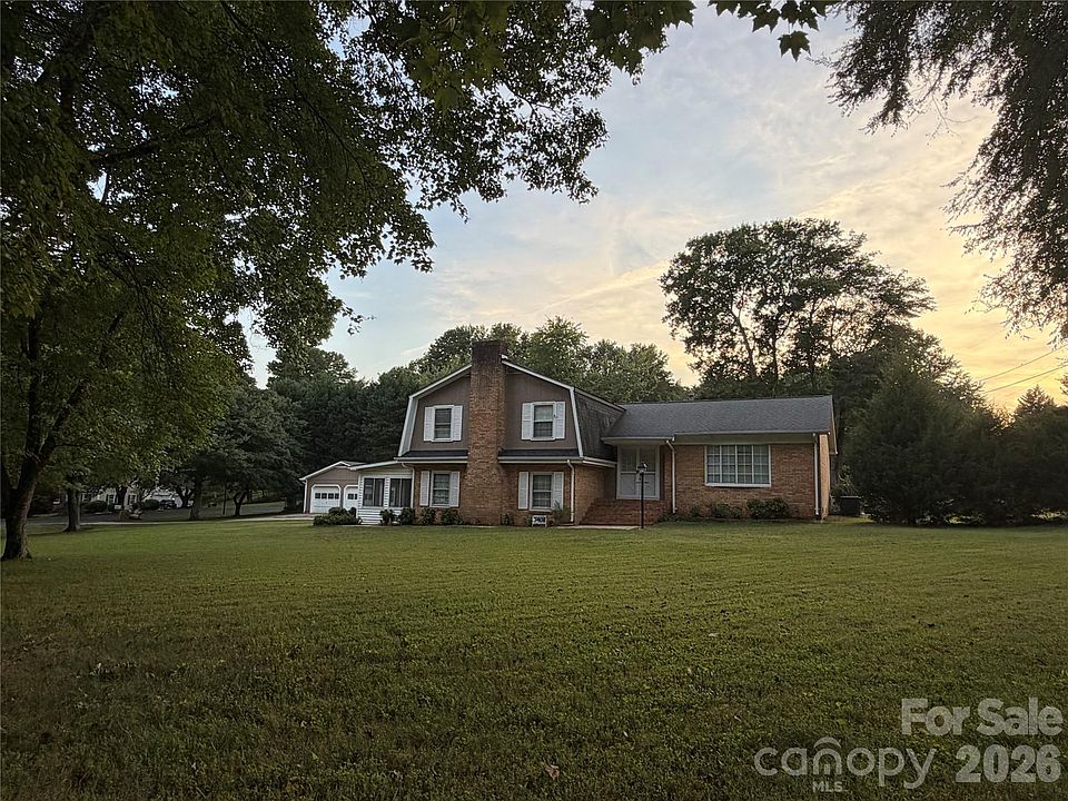 2nd image of 3401 Tracelake Dr