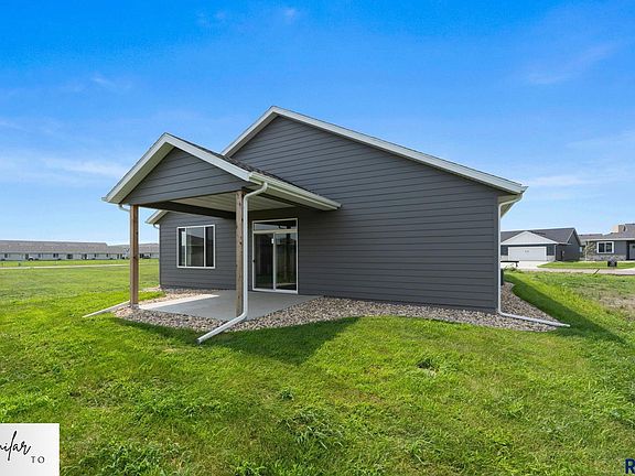 3rd image of 550 Prairieside Trl