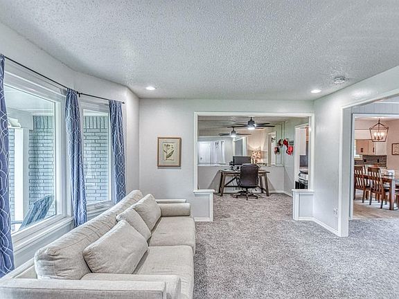 4th image of 2533 Hollywood Ave