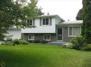 1229 Orchid St, Waterford, MI 48328