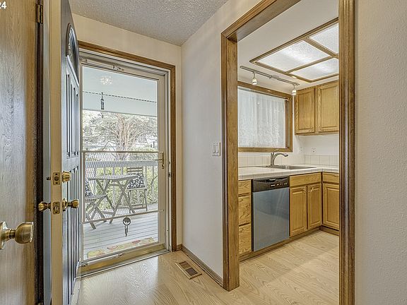 3rd image of 2737 SE Sunflower Ct