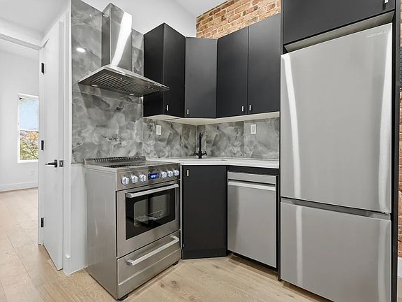 3rd image of 1584 Dekalb Ave #3BB