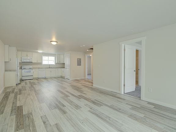 Kitchen & Living room