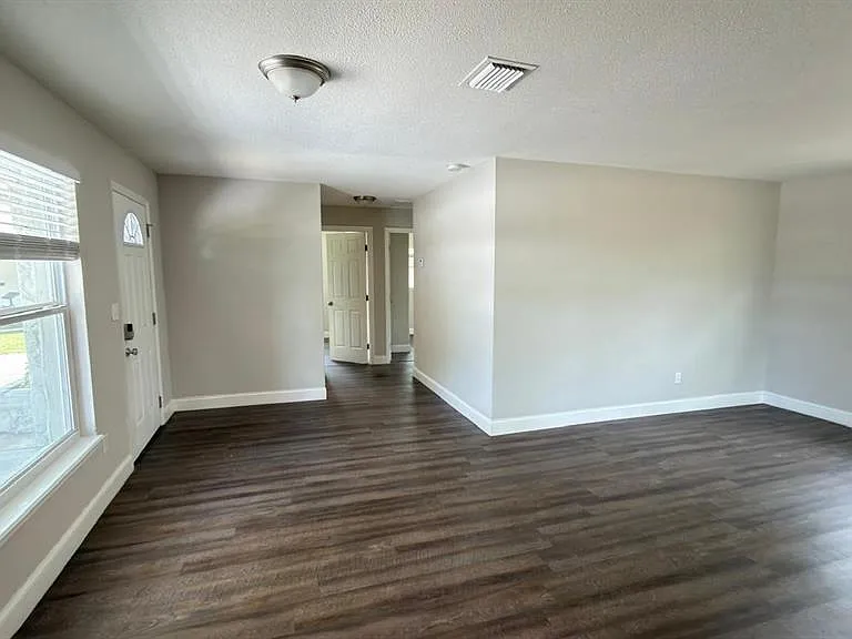 4226 Kelly Miller Ct — Photo 6